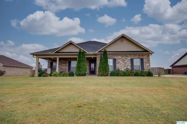 215 Briarcrest Road, Hazel Green, AL 35750