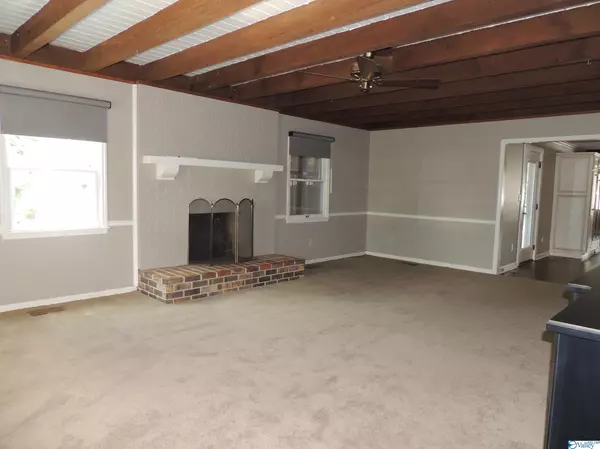 Athens, AL 35611,9711 US Hwy 72 W