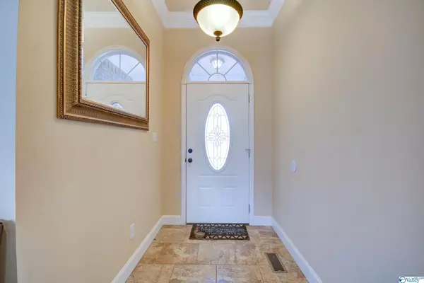 Athens, AL 35611,10038 Snake Road