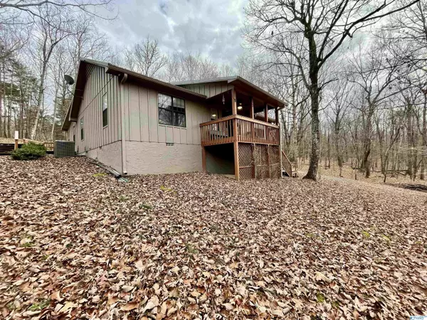 73 County Road 66, Fort Payne, AL 35968