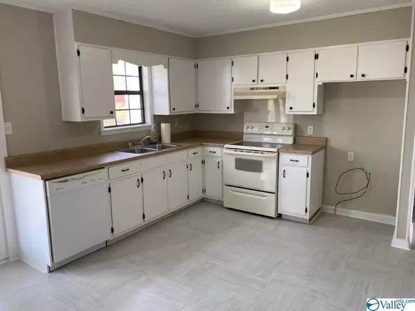 Boaz, AL 35957,89 Pike Avenue