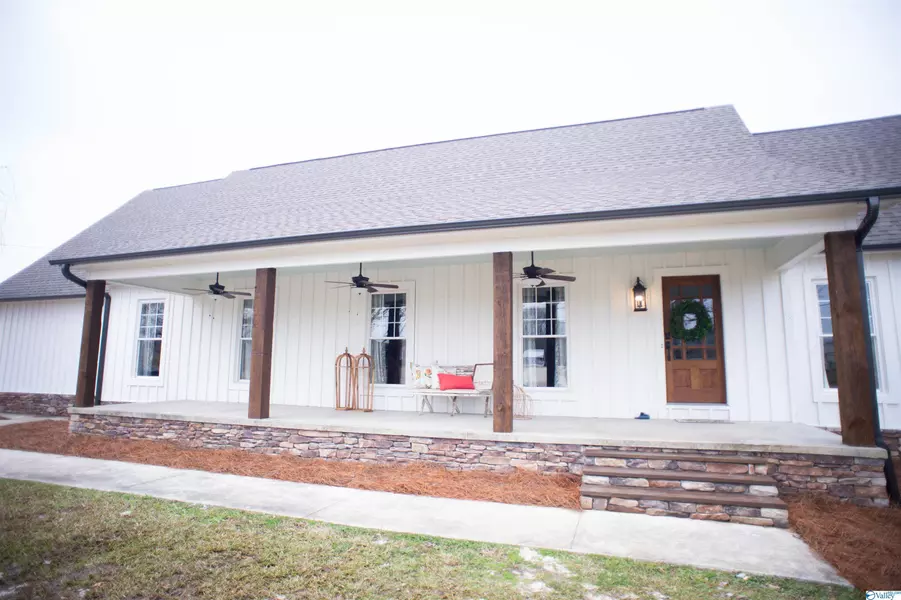 123 Rice Road SW, Hartselle, AL 35640