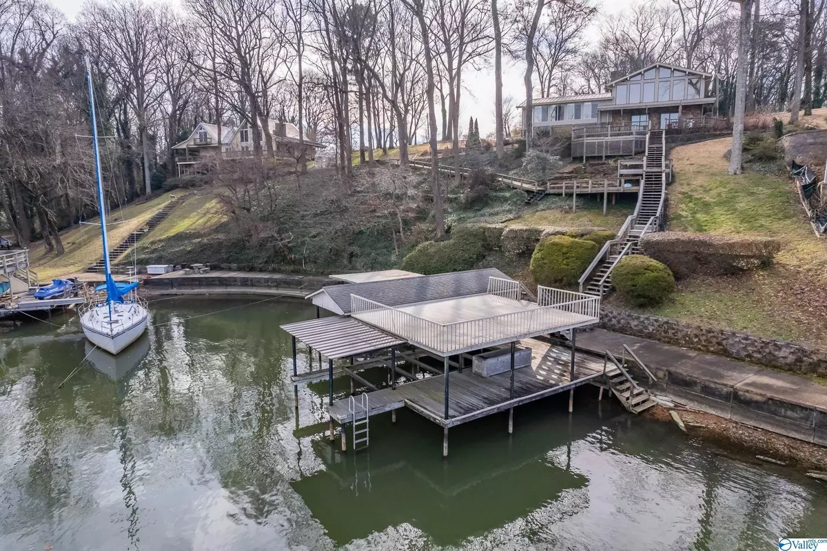 Muscle Shoals, AL 35661,2460 Waterford Drive