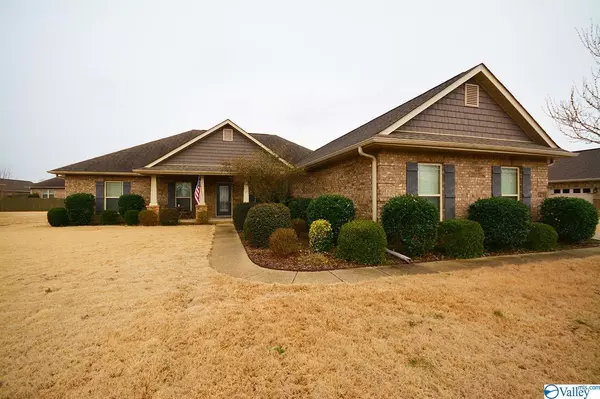 211 Harbor Glen Drive, Madison, AL 35756