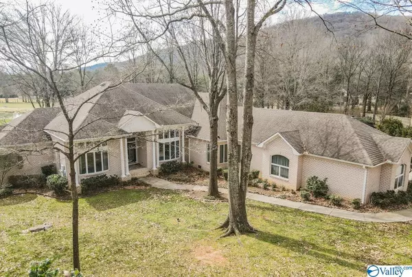 4829 Cove Creek Drive, Brownsboro, AL 35741