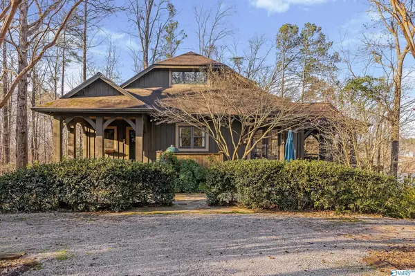 69 Creekside Drive, Crane Hill, AL 35053