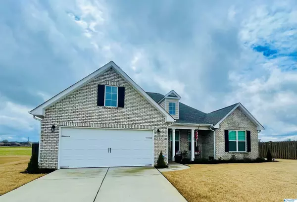 86 Willow Bank Circle, Decatur, AL 35603