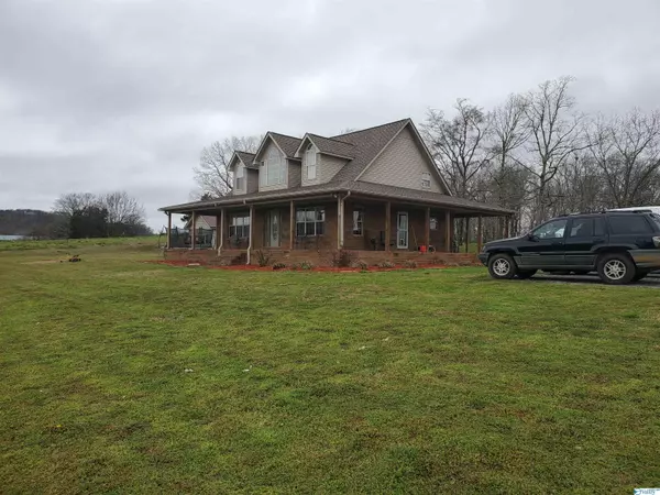 61 County Road 16, Danville, AL 35619