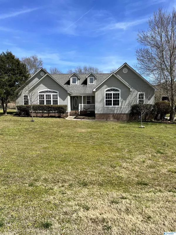 84 Creekside Drive, Albertville, AL 35950