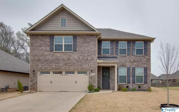 331 Willow Bank Circle, Decatur, AL 35603