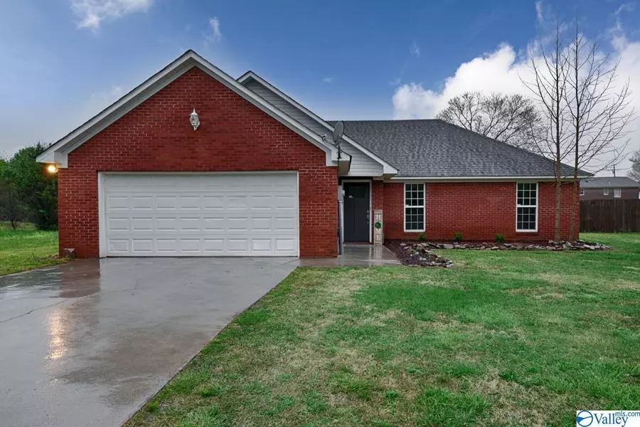 21193 Oakland Meadows Drive, Athens, AL 35613