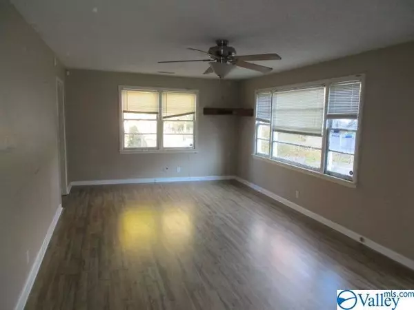 Weaver, AL 36277,707 Parker Blvd