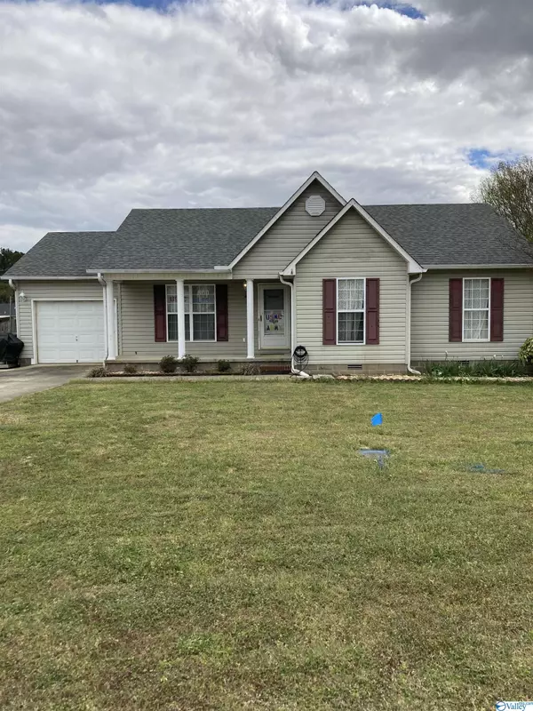 44 Robin Court, Hartselle, AL 35640