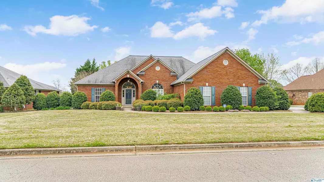 26540 Mill Creek Way, Athens, AL 35613