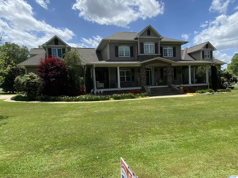 5629 Spring Creek Drive, Guntersville, AL 35976