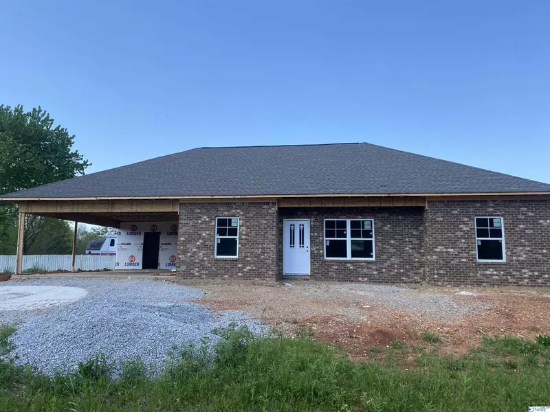 211 Willow Run Drive, Hazel Green, AL 35750