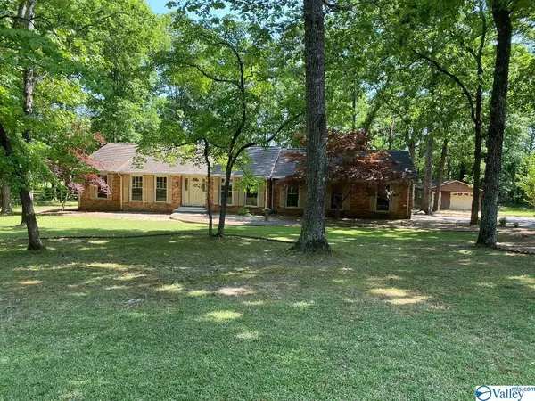 3109 Village Creek Road SE, Decatur, AL 35602