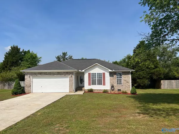 450 Loveless Road, Hazel Green, AL 35750