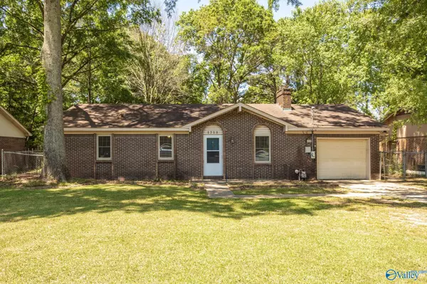 1713 SW Saginaw Lane, Decatur, AL 35603