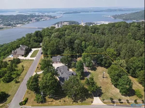 501 Fairfax Drive, Guntersville, AL 35976