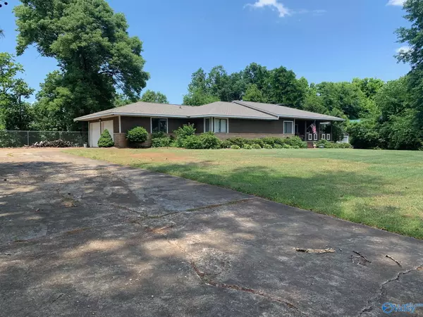 Gadsden, AL 35904,2718 Hilltop Circle