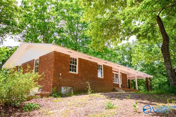 Fackler, AL 35746,8947 County Road 39