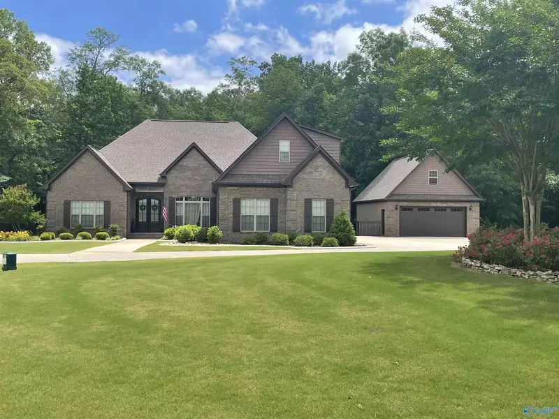 17068 Lochton Drive, Athens, AL 35613