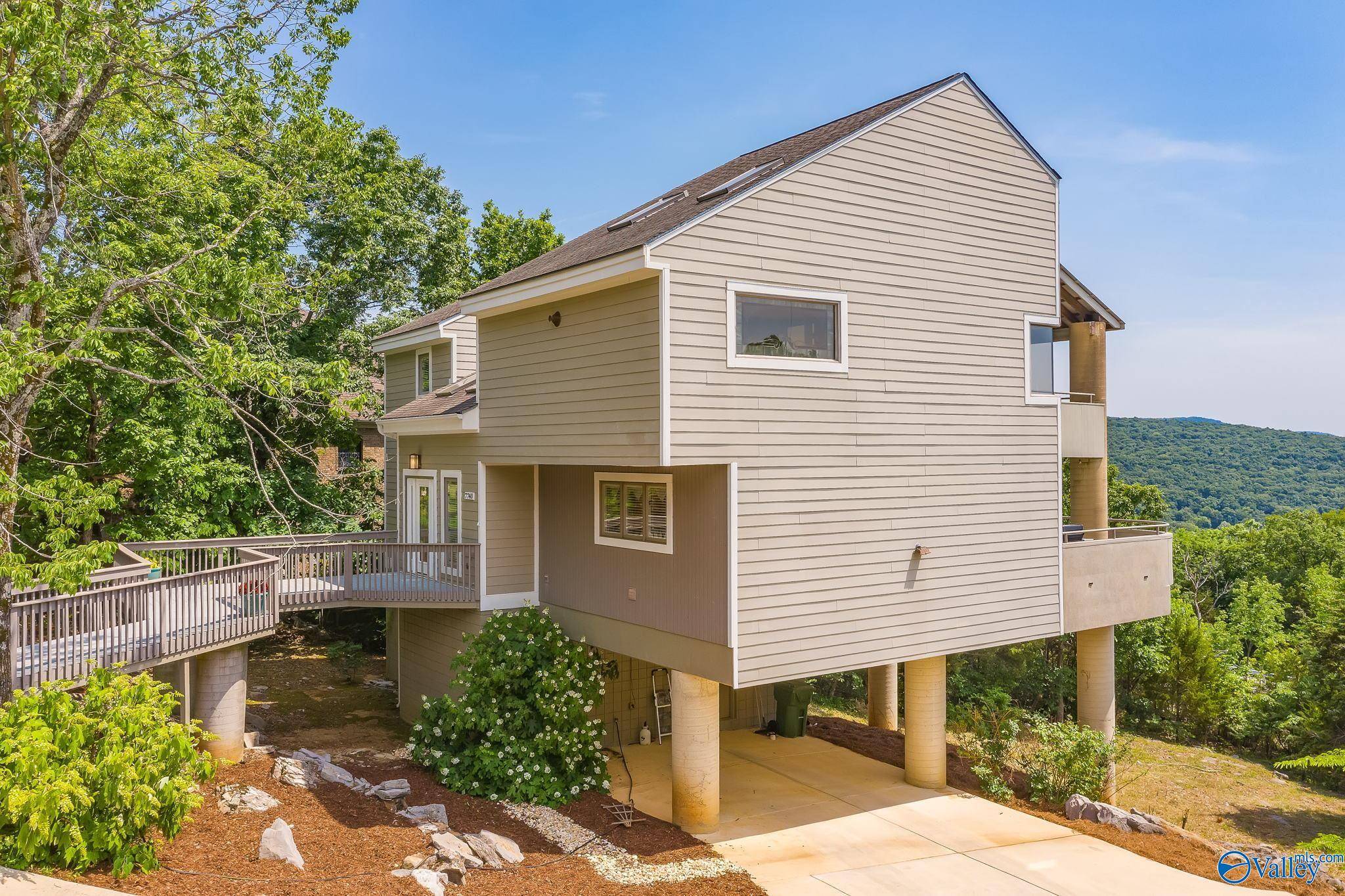 Huntsville, AL 35802,7740 Donegal Drive SE
