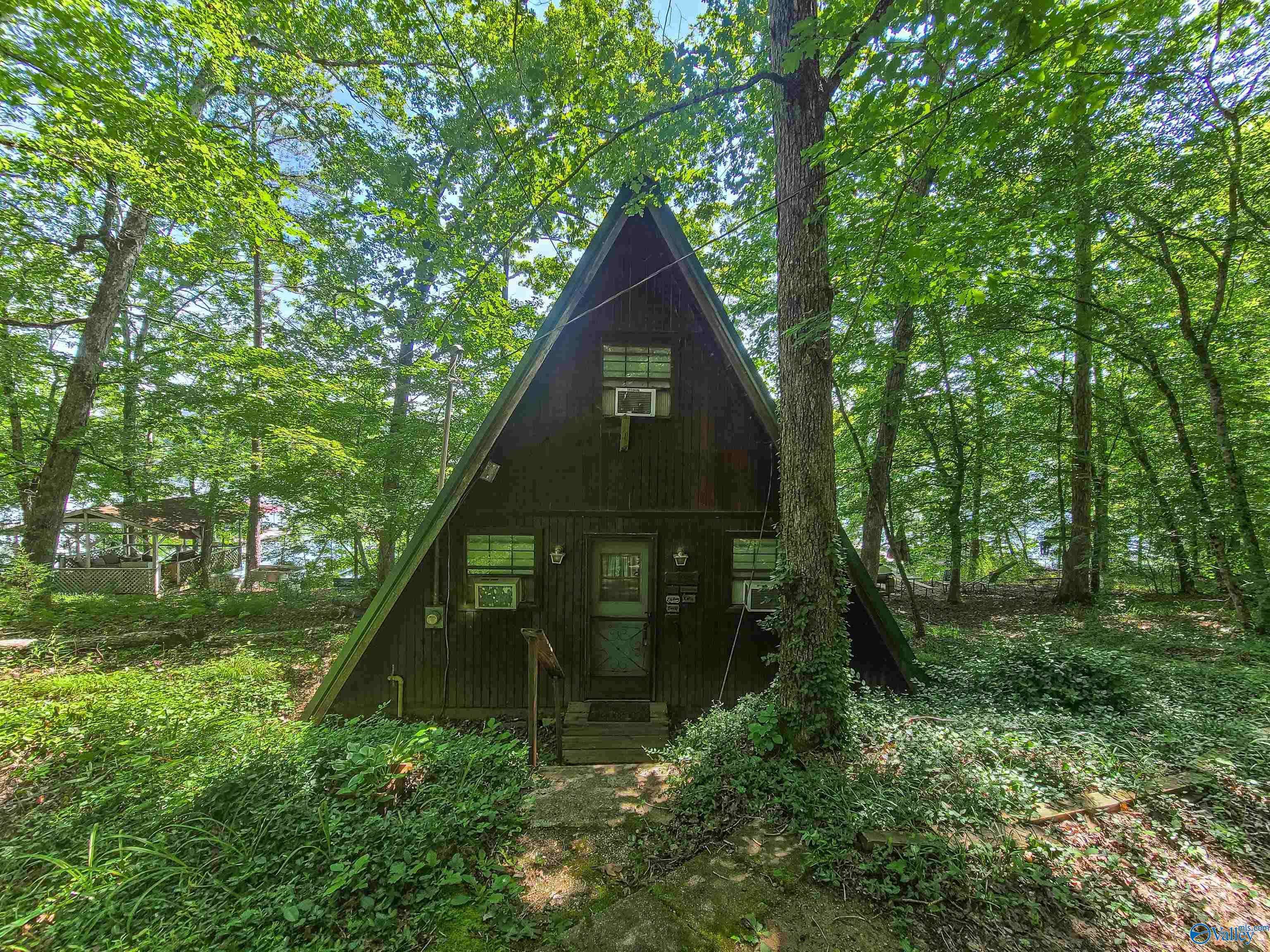 2412 Daniels Drive, Double Springs, AL 35553
