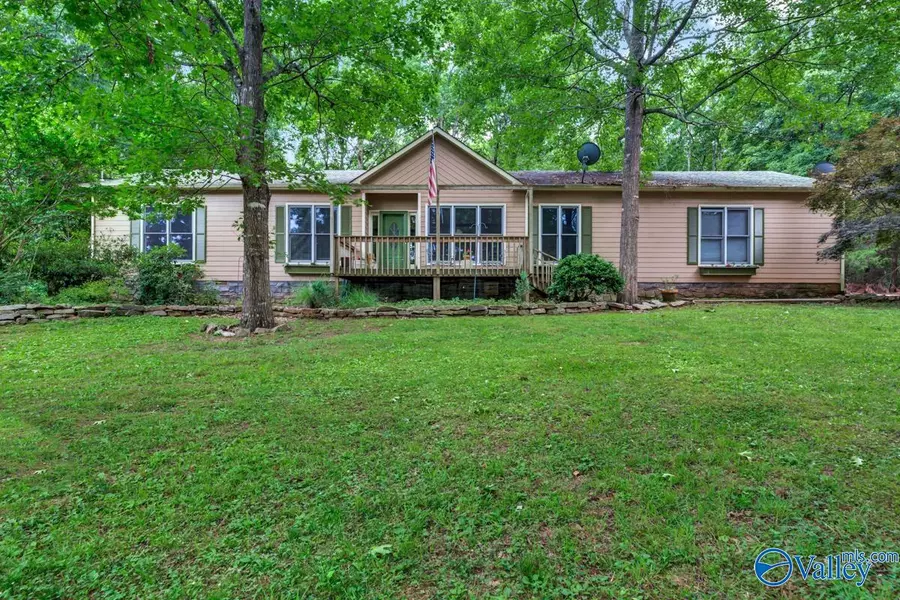 600 Lewis Mountain Road, New Market, AL 35761