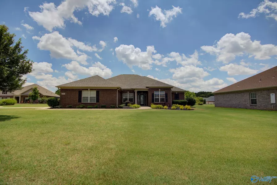 104 Quiet Oak Court, Harvest, AL 35749