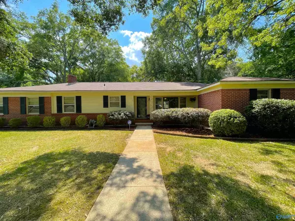 2033 Eastmeade Avenue, Decatur, AL 35601