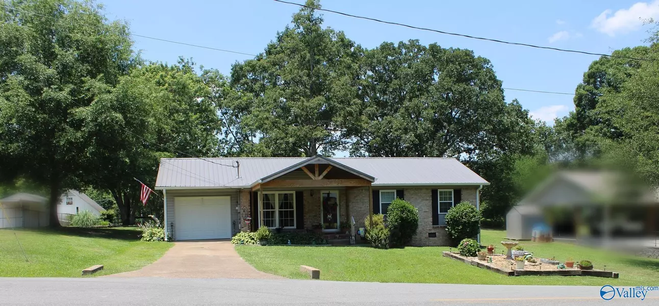 305 11th Street NW, Arab, AL 35016