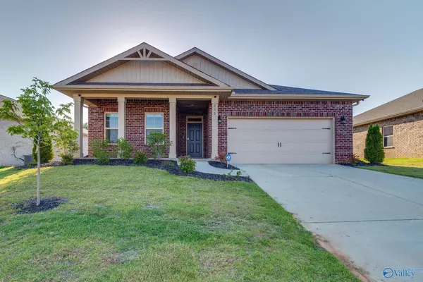 232 Lakewater Circle, Meridianville, AL 35759