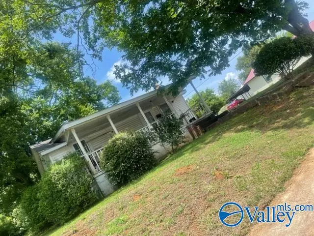 1602 Obrig Avenue, Guntersville, AL 35976