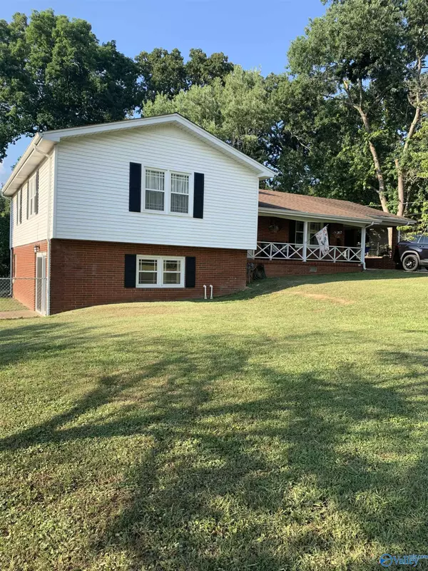 403 Van Buren Drive, Scottsboro, AL 35768