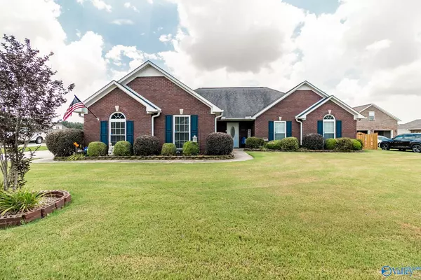 26033 Camden Court, Athens, AL 35613