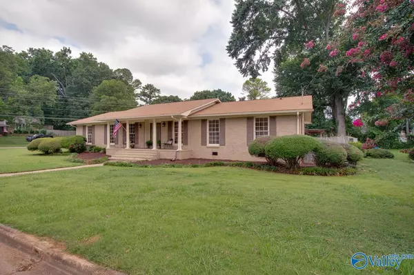 701 Hickory Hill Circle SE, Huntsville, AL 35802