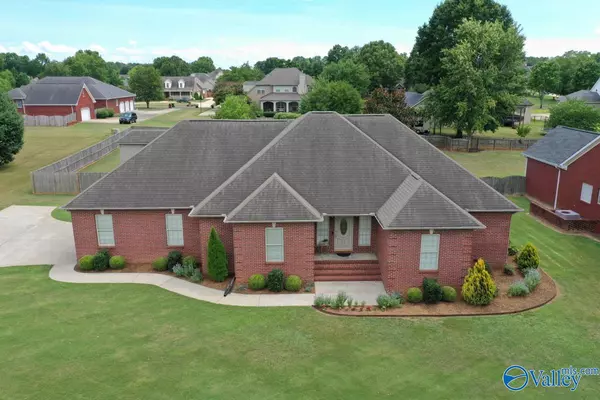 22252 Shawnee Lane, Athens, AL 35613