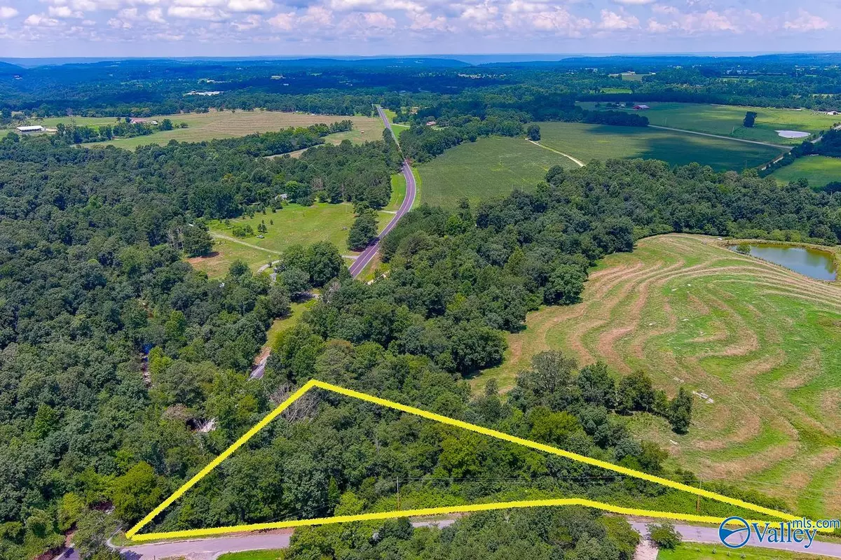 Grove Oak, AL 35975,1.7 acres County Road 357