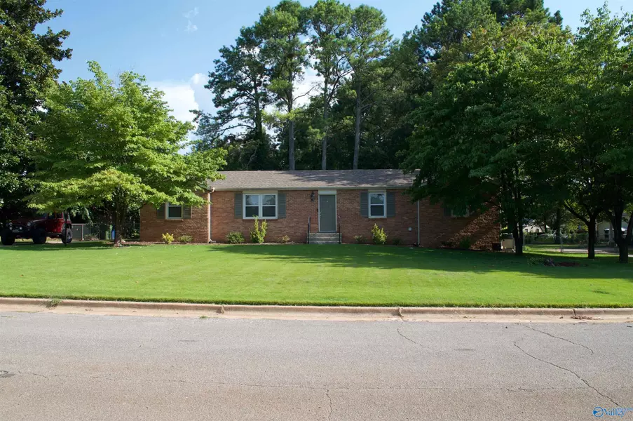 323 Spring Valley Court, Huntsville, AL 35802