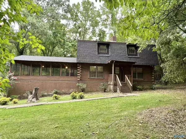 221 SW Pine Circle, Hartselle, AL 35640