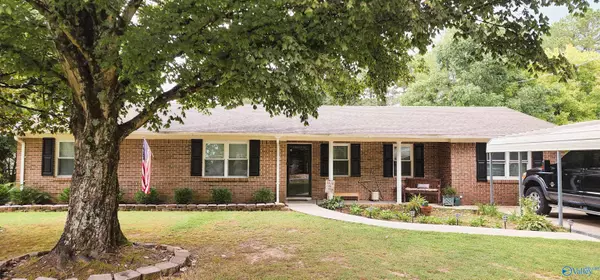 494 South Mountain Drive, Trinity, AL 35673