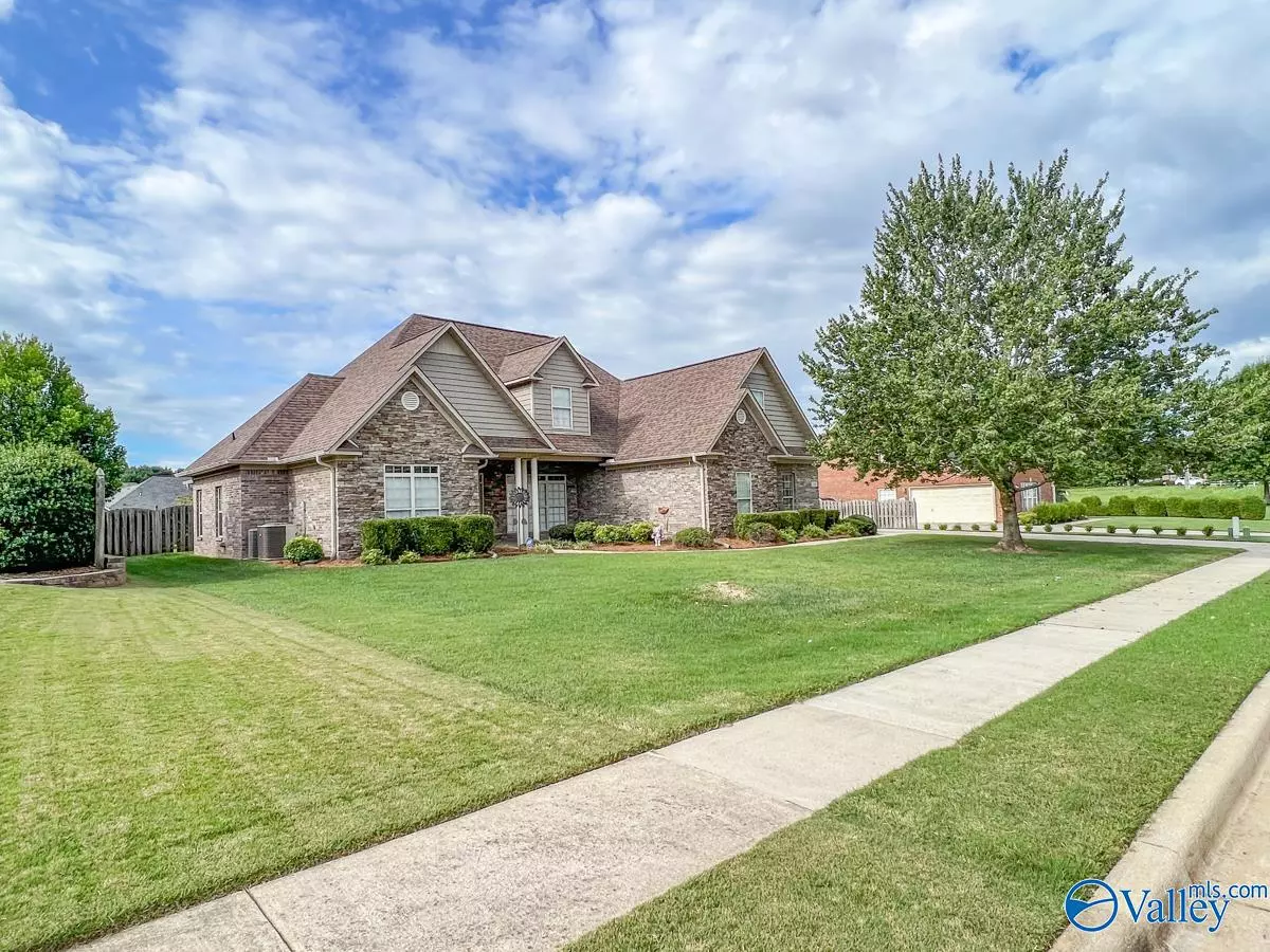 New Market, AL 35761,106 Dogwood Ridge Drive