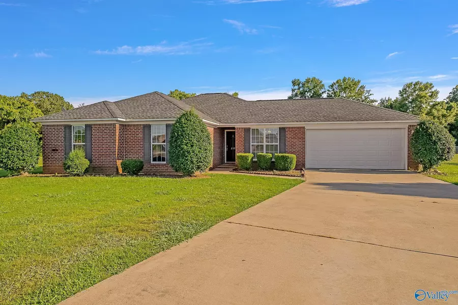 239 Misty Cove Court, New Market, AL 35761