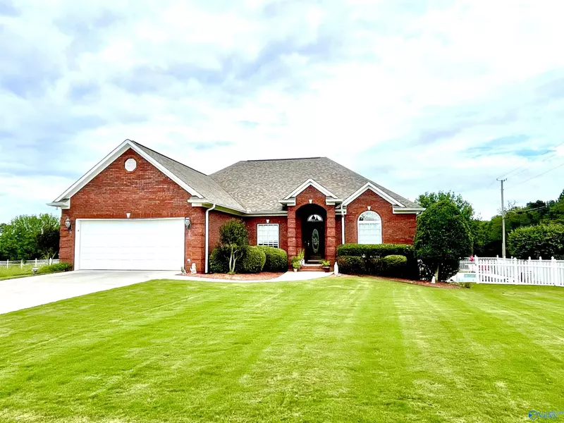 14 Krimson Circle, Albertville, AL 35951