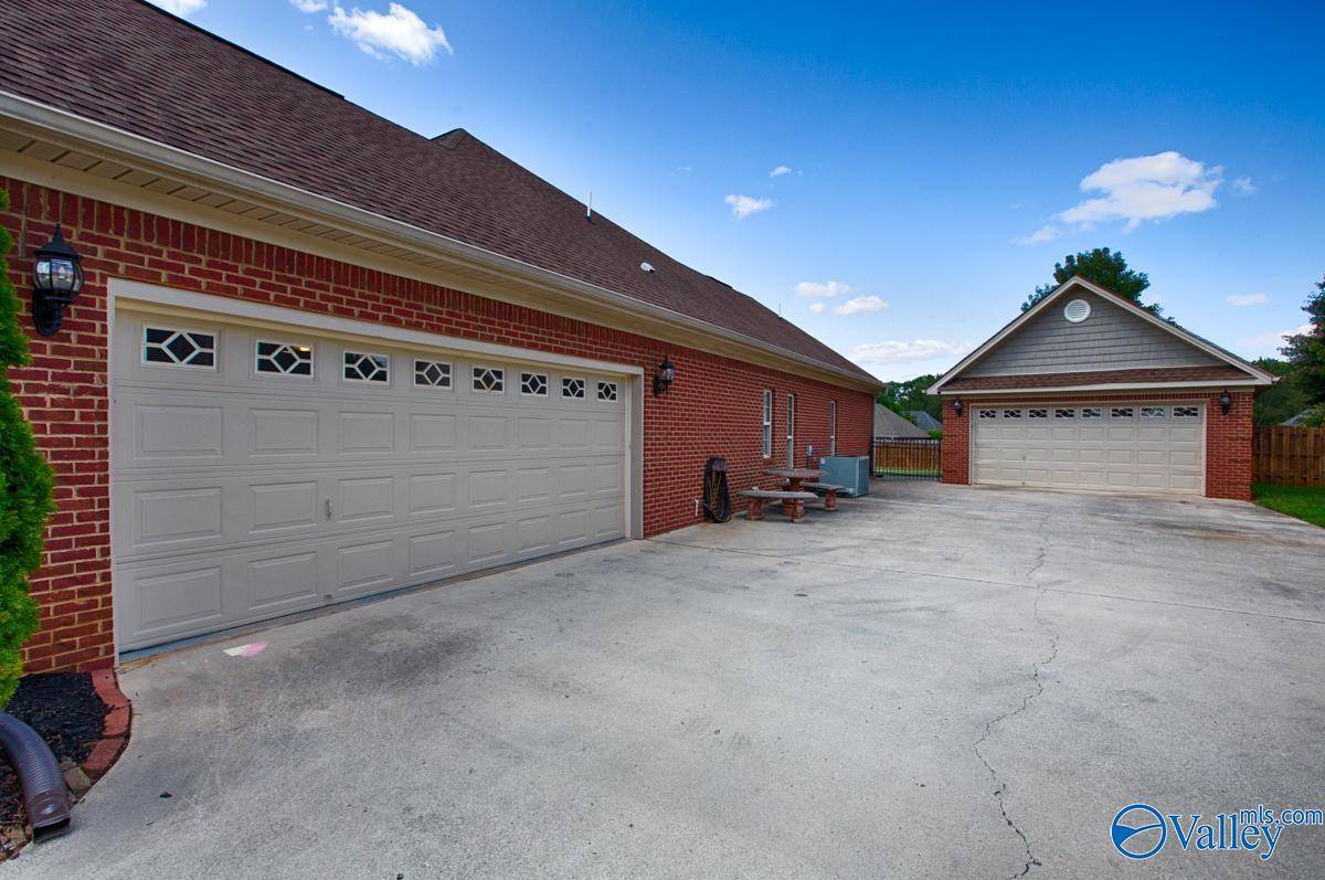 New Market, AL 35761,221 Ash Ridge Drive