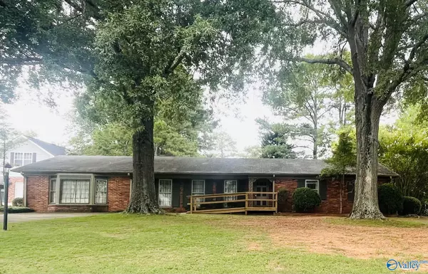 2308 Greenwood Drive SE, Decatur, AL 35601