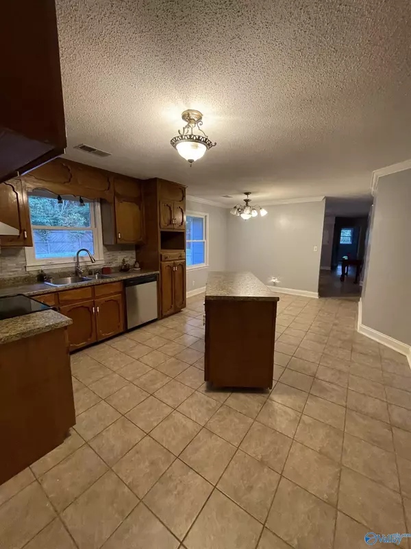 Wellington, AL 36279,142 Mountainview Road