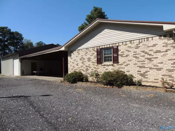 Athens, AL 35613,21515 Holt Road